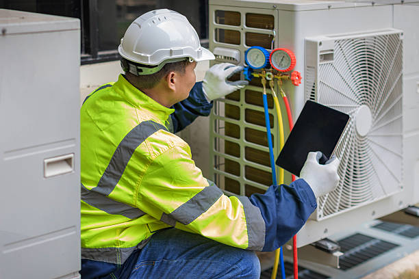 Professional Hvac technician working in Fitchburg, WI